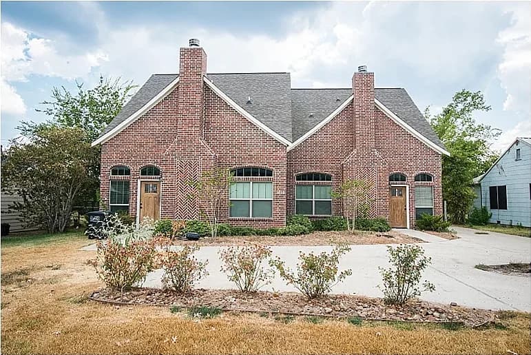 1018 Foster Ave